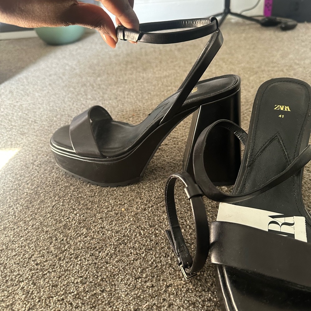 ZARA Black leather platform high heel